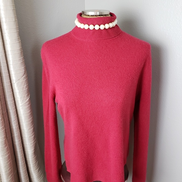 Ann Taylor Faux Pearl Necklace - Picture 5 of 8